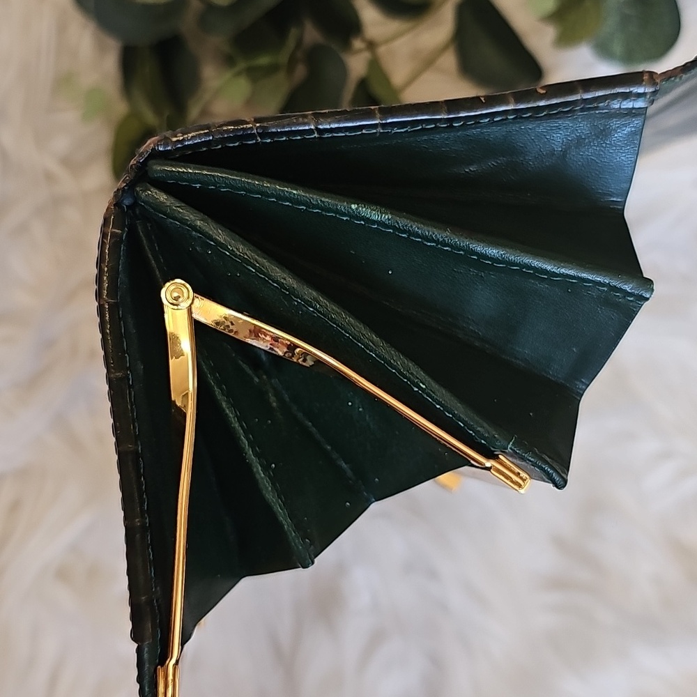 YSL Vintage Kisslock Crocodile Wallet - Picture 17 of 17